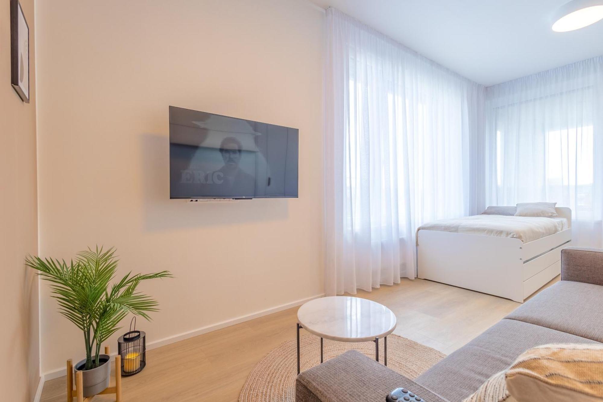 Ferienwohnung Bright 2Br - 8Th Floor, Balcony, Free Parking - By Gravity Prag Exterior foto