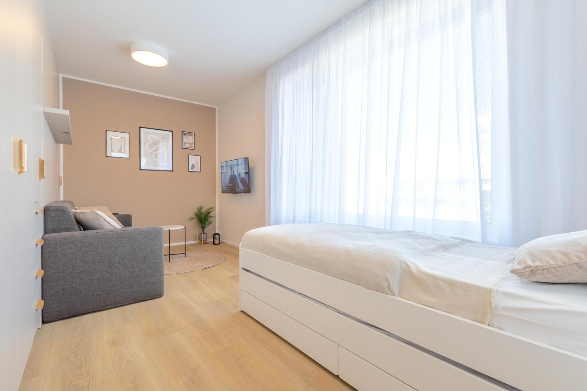 Ferienwohnung Bright 2Br - 8Th Floor, Balcony, Free Parking - By Gravity Prag Exterior foto